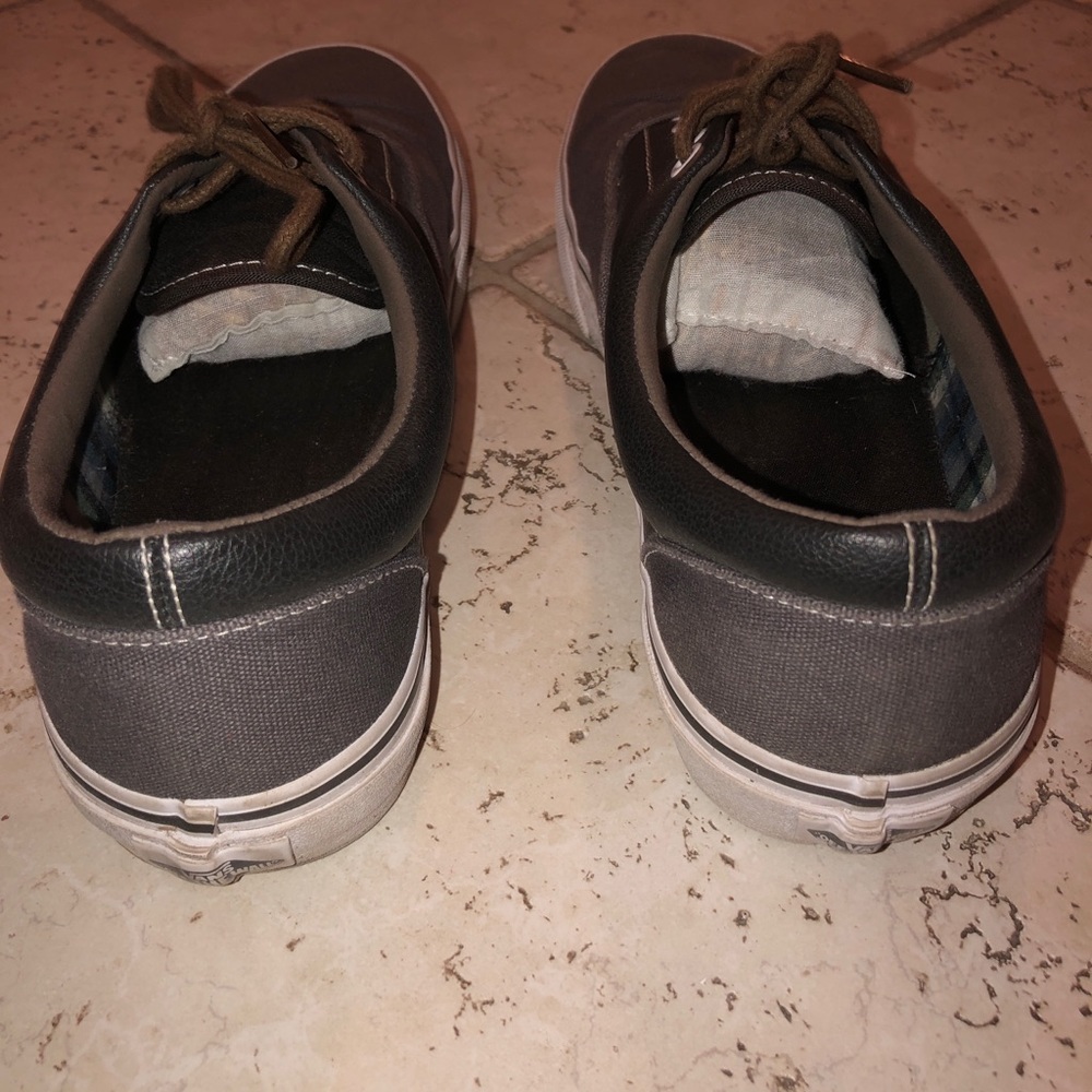 Vans - Picture 3 of 4